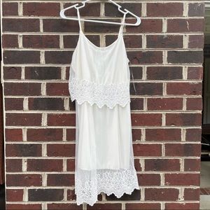White lace dress - size M
